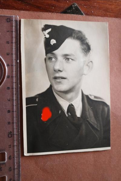 zwei tolle Portraits - SS-Panzermann mit Schiffchen - SS-Pz-Regt. und Rückseite BDM-Mädel original